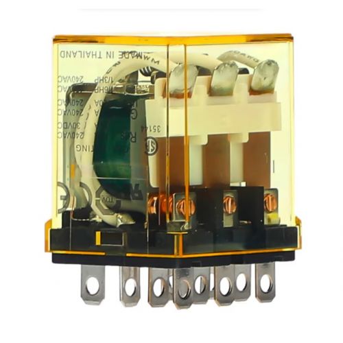 Idec RH3B-ULAC240V 3PDT Blade Relay W/Indicator 240V 